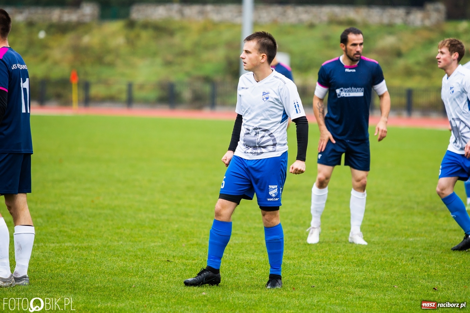 Zdjęcie w galerii na portalu naszraciborz.pl: Gol z połowy boiska ustawił spotkanie. Unia górą nad Krzyżanowicami [FOTO] wiadomości z regionu