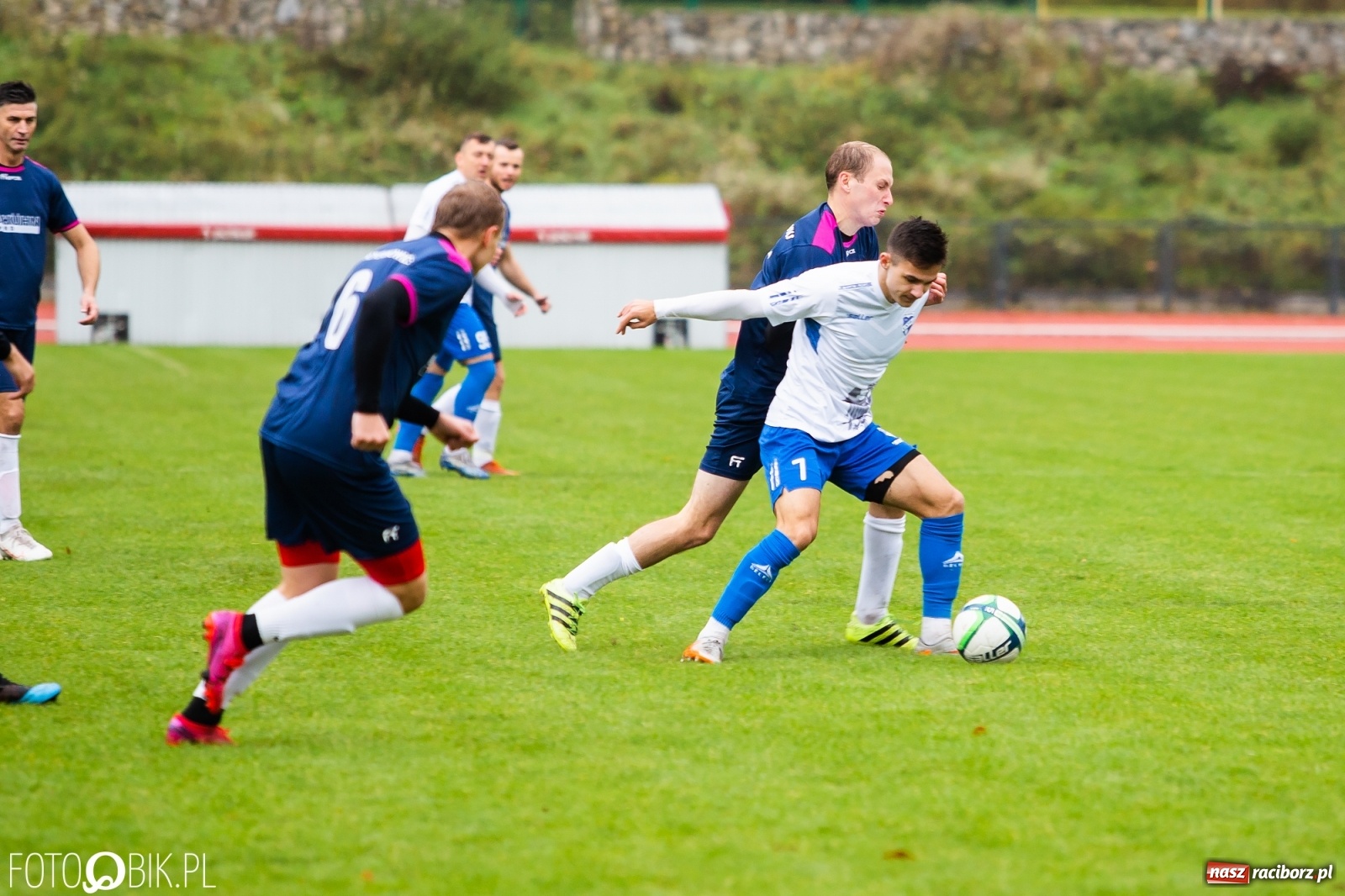 Zdjęcie w galerii na portalu naszraciborz.pl: Gol z połowy boiska ustawił spotkanie. Unia górą nad Krzyżanowicami [FOTO] wiadomości z regionu