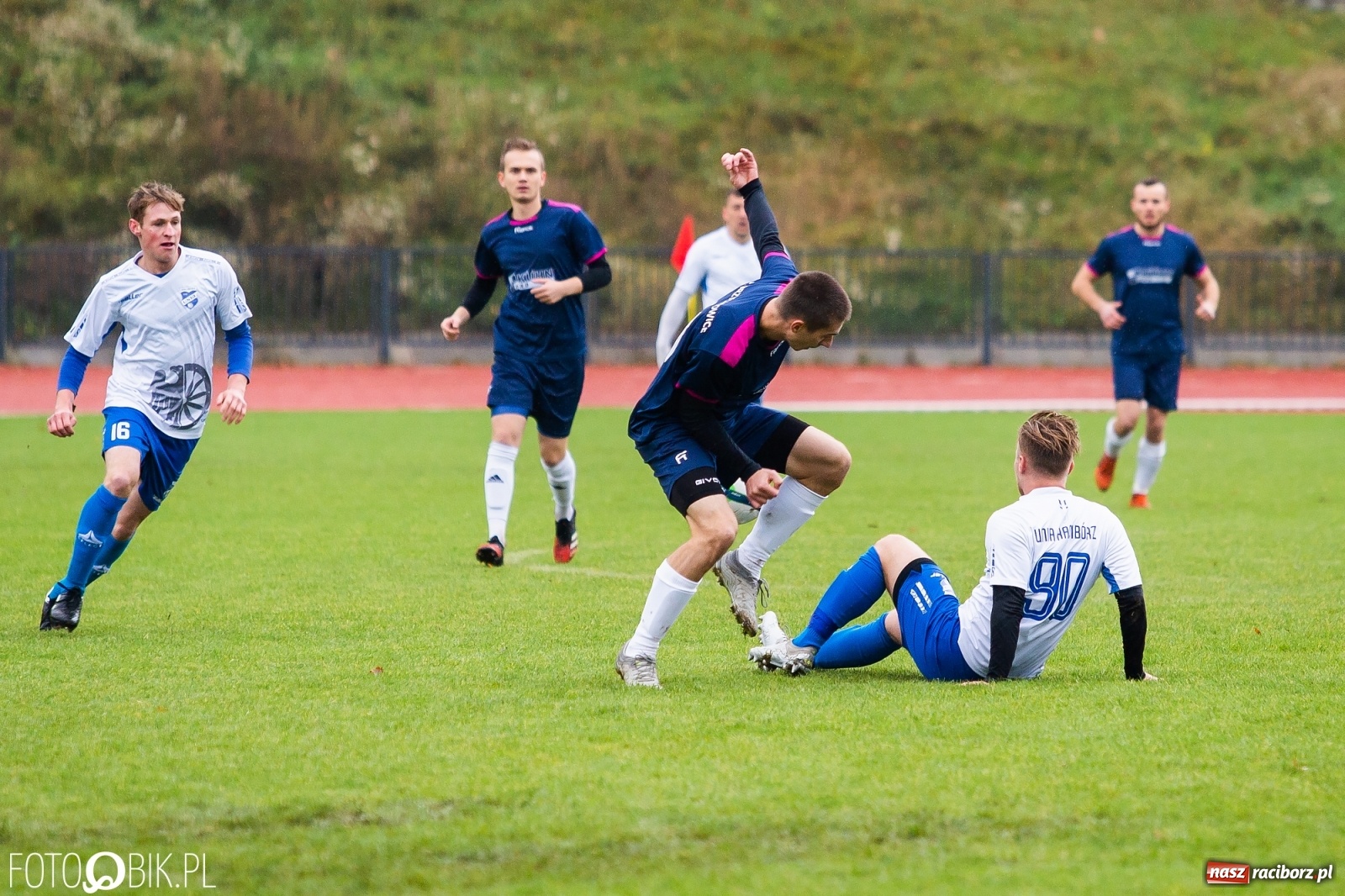 Zdjęcie w galerii na portalu naszraciborz.pl: Gol z połowy boiska ustawił spotkanie. Unia górą nad Krzyżanowicami [FOTO] wiadomości z regionu