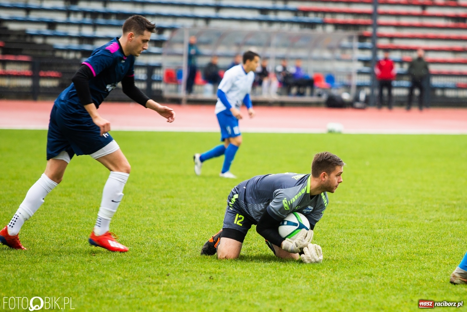 Zdjęcie w galerii na portalu naszraciborz.pl: Gol z połowy boiska ustawił spotkanie. Unia górą nad Krzyżanowicami [FOTO] wiadomości z regionu
