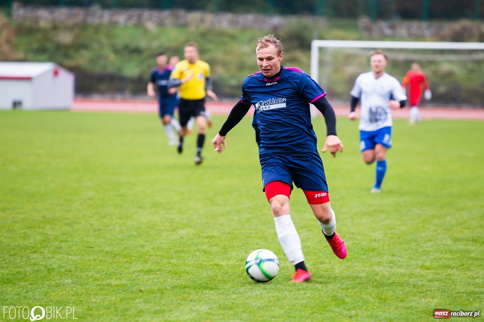 Zdjęcie w galerii na portalu naszraciborz.pl: Gol z połowy boiska ustawił spotkanie. Unia górą nad Krzyżanowicami [FOTO] wiadomości z regionu
