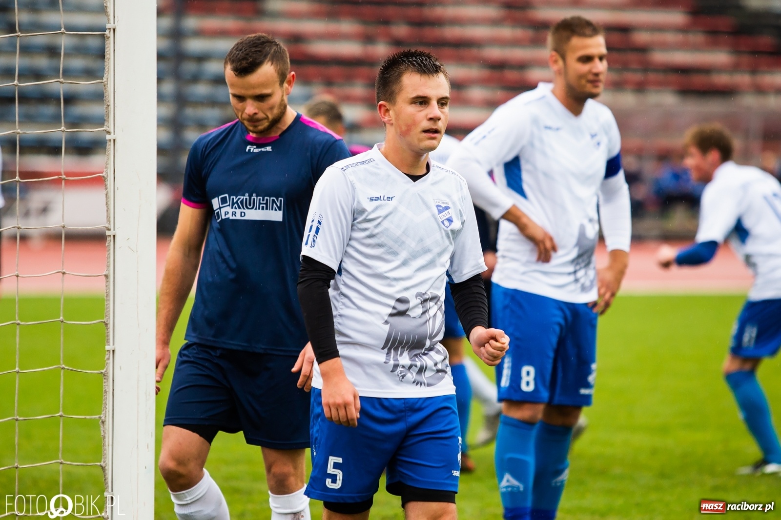 Zdjęcie w galerii na portalu naszraciborz.pl: Gol z połowy boiska ustawił spotkanie. Unia górą nad Krzyżanowicami [FOTO] wiadomości z regionu
