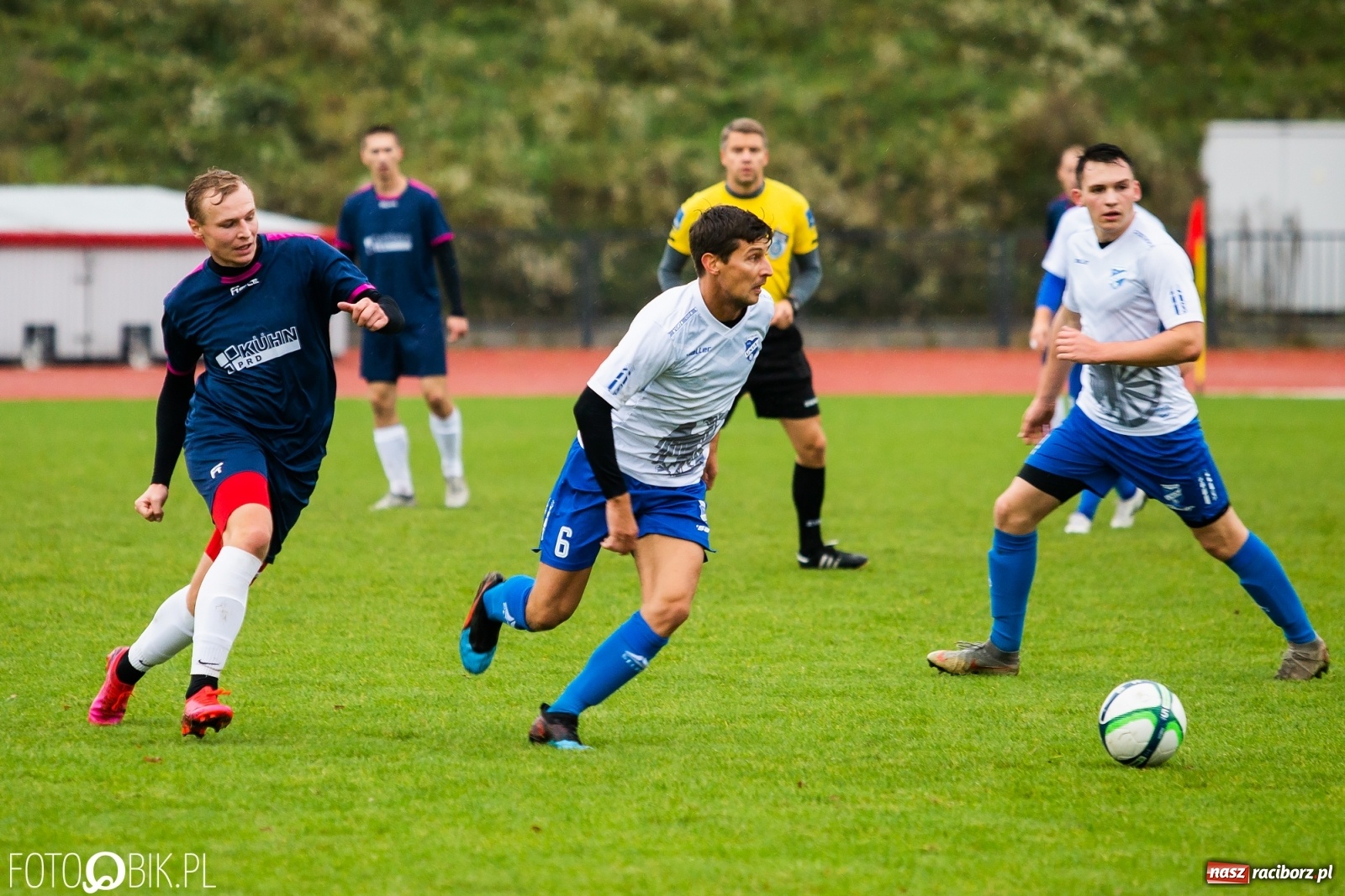Zdjęcie w galerii na portalu naszraciborz.pl: Gol z połowy boiska ustawił spotkanie. Unia górą nad Krzyżanowicami [FOTO] wiadomości z regionu