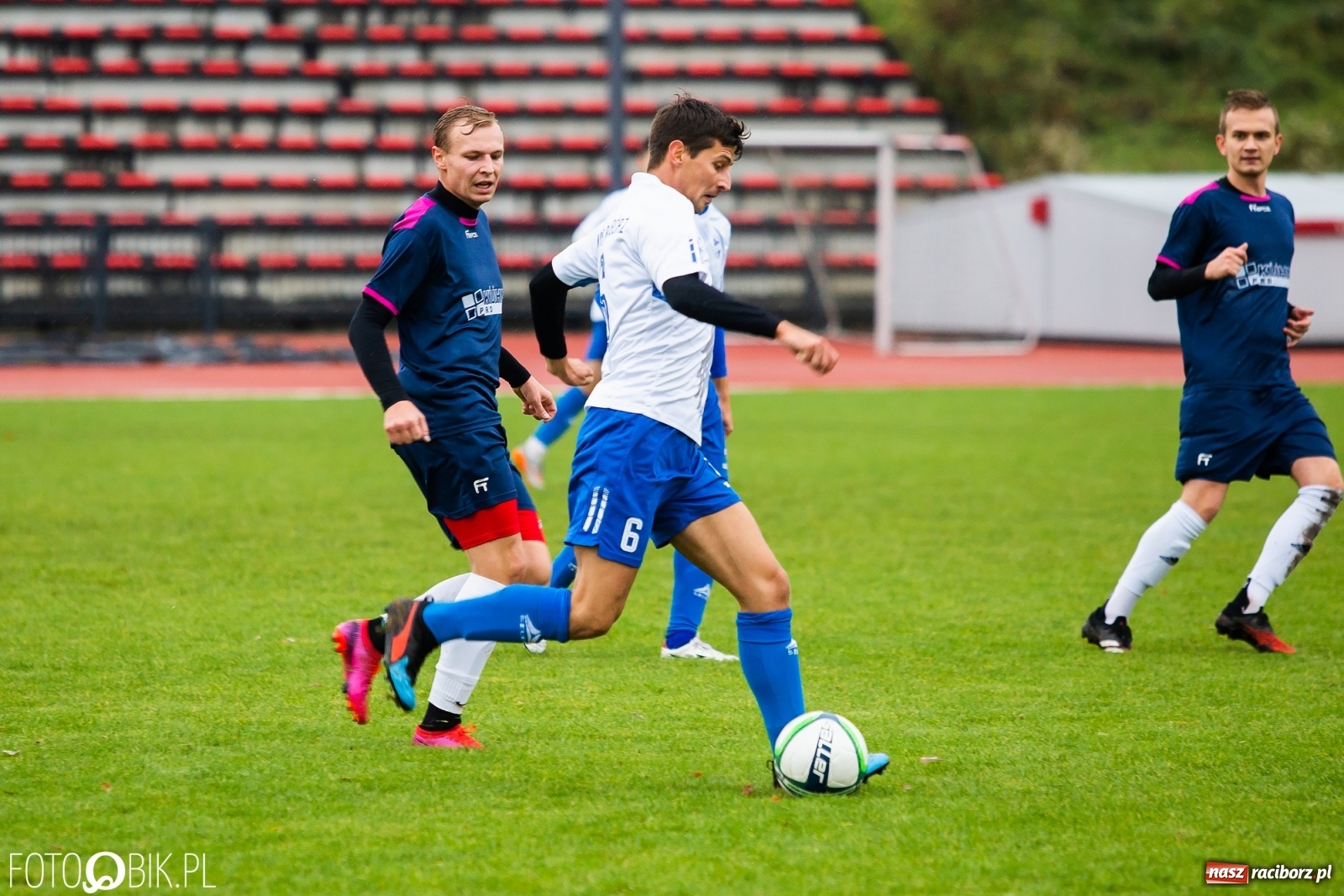 Zdjęcie w galerii na portalu naszraciborz.pl: Gol z połowy boiska ustawił spotkanie. Unia górą nad Krzyżanowicami [FOTO] wiadomości z regionu