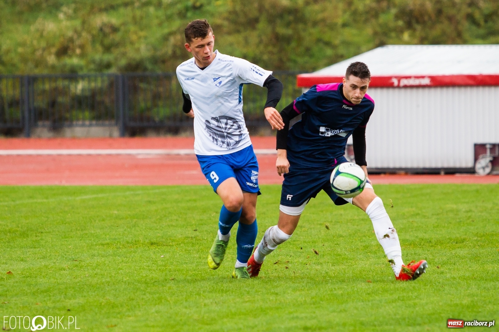 Zdjęcie w galerii na portalu naszraciborz.pl: Gol z połowy boiska ustawił spotkanie. Unia górą nad Krzyżanowicami [FOTO] wiadomości z regionu