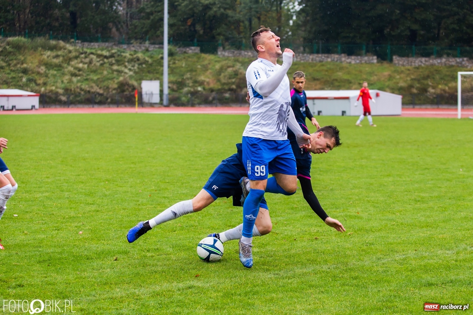 Zdjęcie w galerii na portalu naszraciborz.pl: Gol z połowy boiska ustawił spotkanie. Unia górą nad Krzyżanowicami [FOTO] wiadomości z regionu