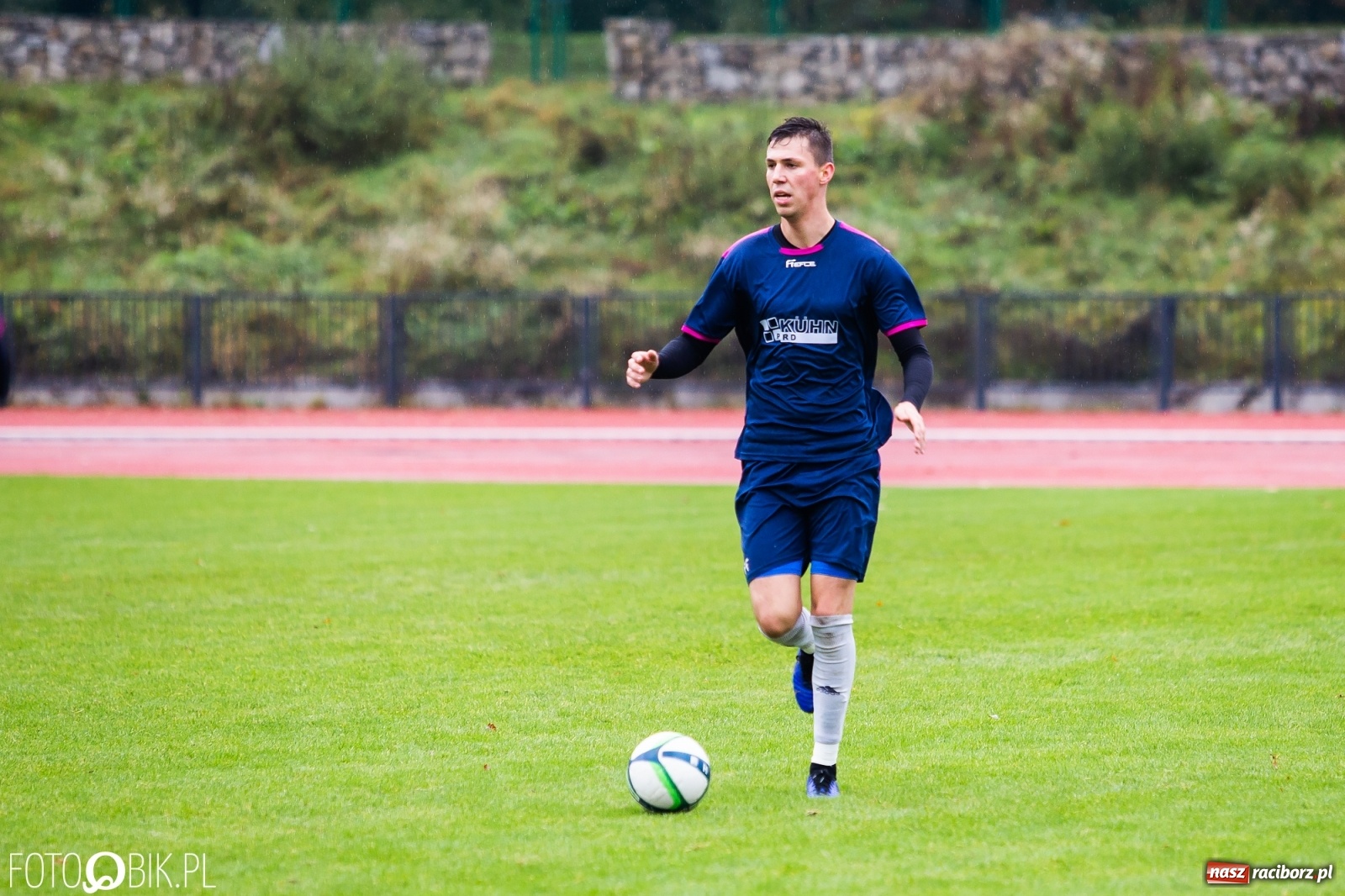 Zdjęcie w galerii na portalu naszraciborz.pl: Gol z połowy boiska ustawił spotkanie. Unia górą nad Krzyżanowicami [FOTO] wiadomości z regionu