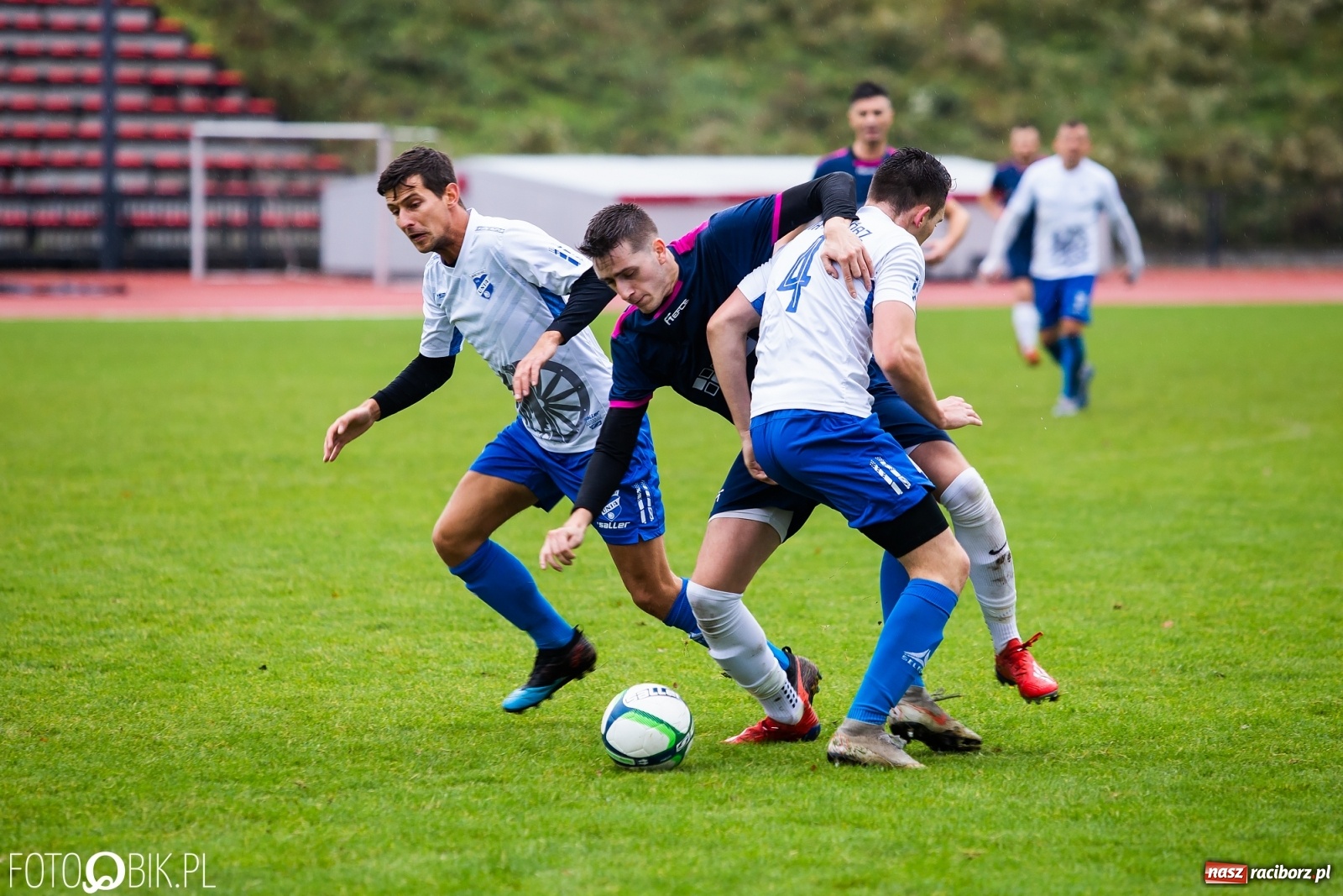 Zdjęcie w galerii na portalu naszraciborz.pl: Gol z połowy boiska ustawił spotkanie. Unia górą nad Krzyżanowicami [FOTO] wiadomości z regionu