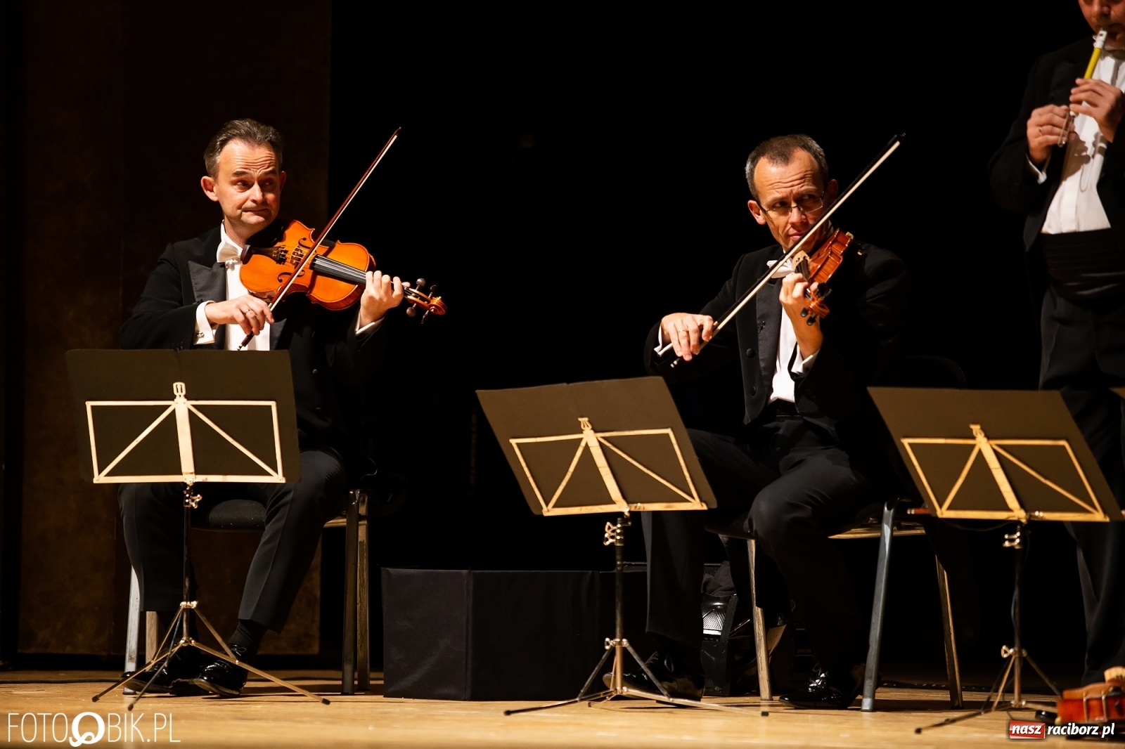 Zdjęcie w galerii na portalu naszraciborz.pl: Zastrzyk humoru z Grupą MoCarta w RCK wiadomości z regionu