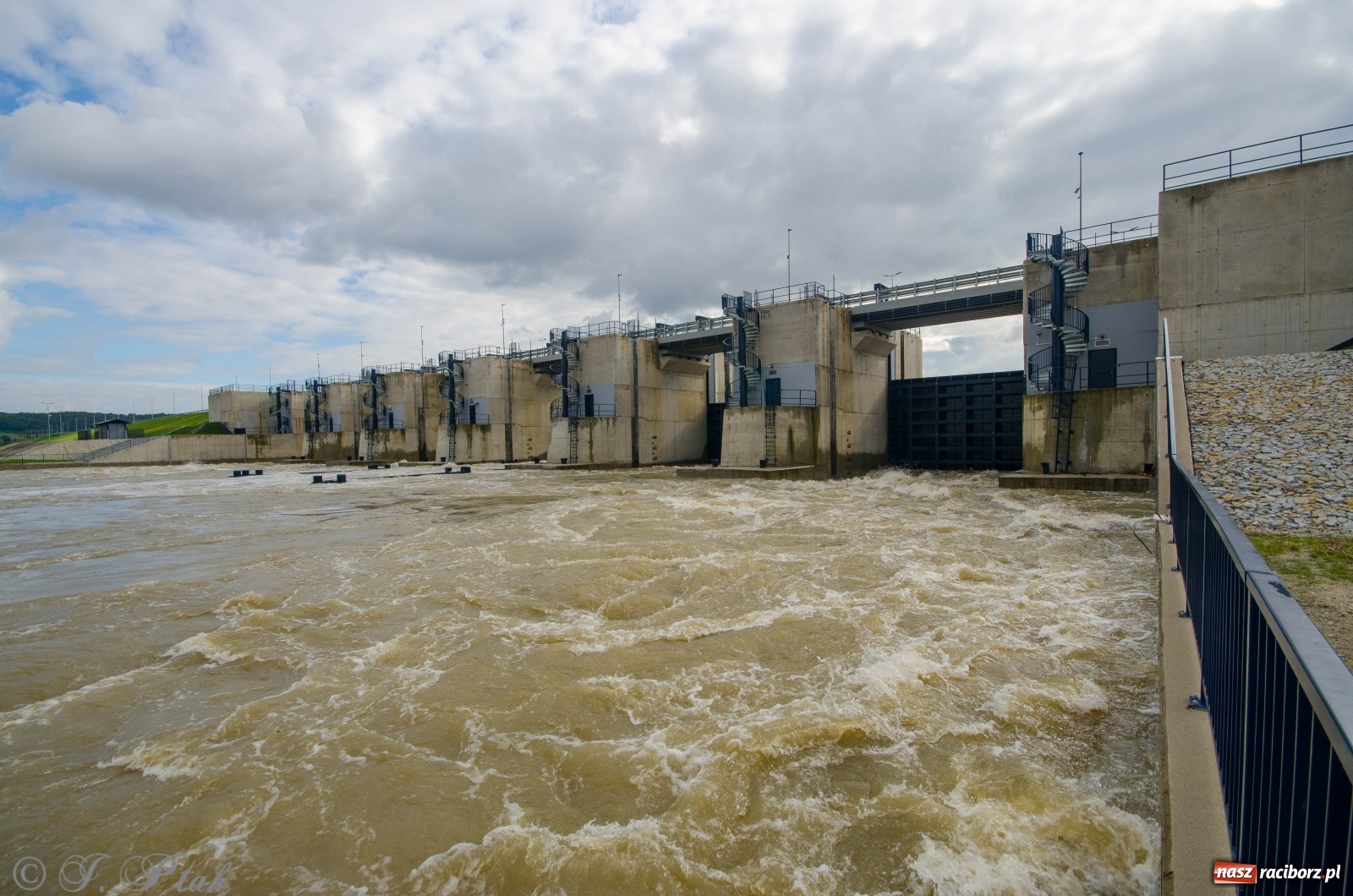 Zdjęcie w galerii na portalu naszraciborz.pl: Jak pracował zbiornik Racibórz Dolny? Wody Polskie podsumowują wiadomości z regionu