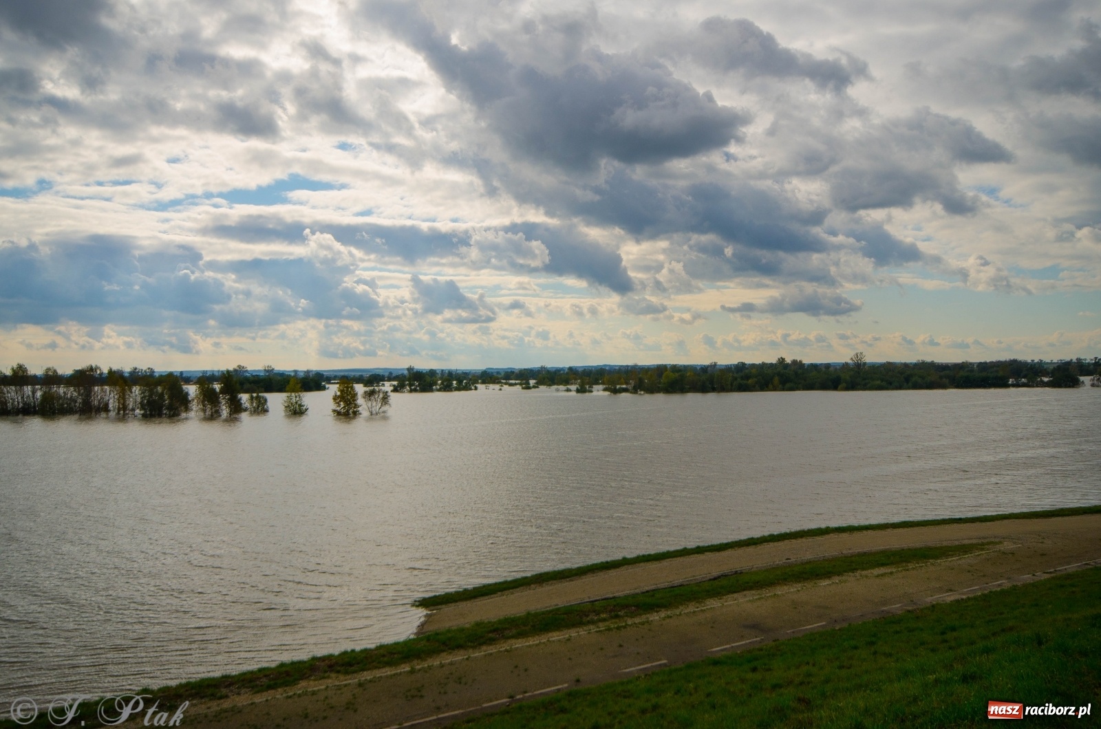 Zdjęcie w galerii na portalu naszraciborz.pl: Jak pracował zbiornik Racibórz Dolny? Wody Polskie podsumowują wiadomości z regionu