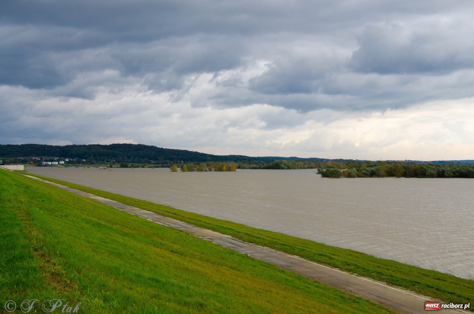 Zdjęcie w galerii na portalu naszraciborz.pl: Jak pracował zbiornik Racibórz Dolny? Wody Polskie podsumowują wiadomości z regionu