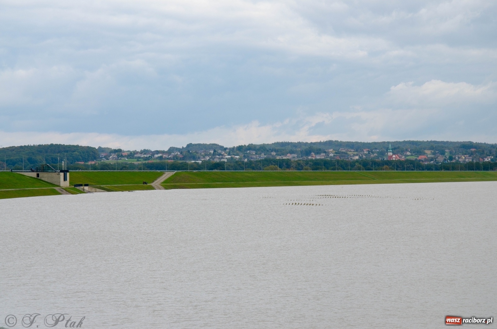 Zdjęcie w galerii na portalu naszraciborz.pl: Jak pracował zbiornik Racibórz Dolny? Wody Polskie podsumowują wiadomości z regionu