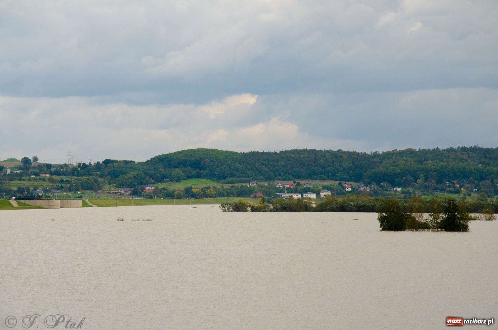 Zdjęcie w galerii na portalu naszraciborz.pl: Jak pracował zbiornik Racibórz Dolny? Wody Polskie podsumowują wiadomości z regionu