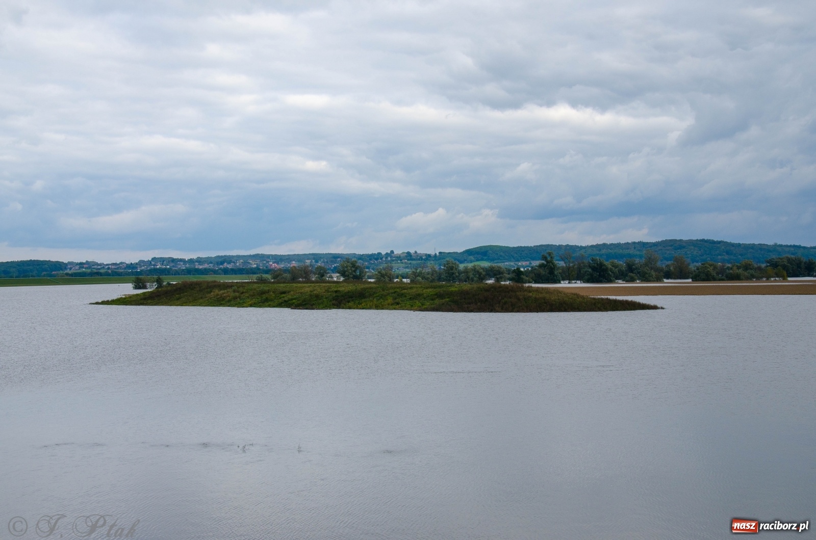 Zdjęcie w galerii na portalu naszraciborz.pl: Jak pracował zbiornik Racibórz Dolny? Wody Polskie podsumowują wiadomości z regionu