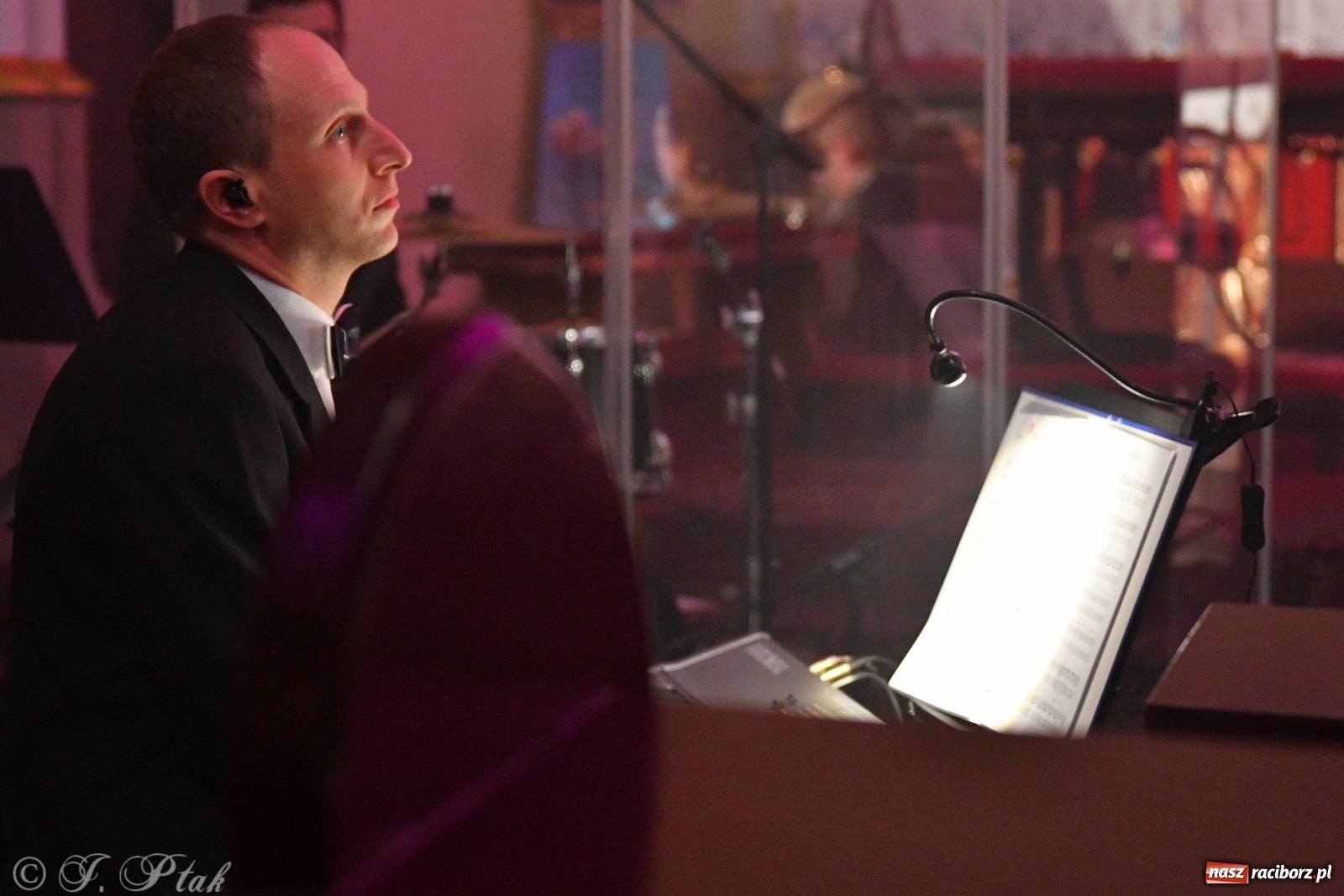 Zdjęcie w galerii na portalu naszraciborz.pl: Totus Tuus. Koncert papieski na Ostrogu [WIDEO] wiadomości z regionu