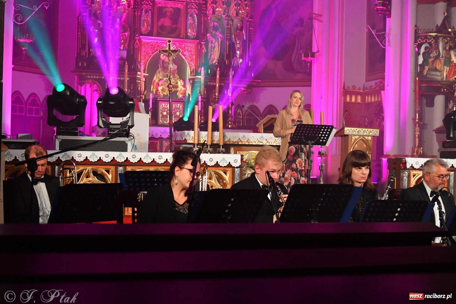 Zdjęcie w galerii na portalu naszraciborz.pl: Totus Tuus. Koncert papieski na Ostrogu [WIDEO] wiadomości z regionu