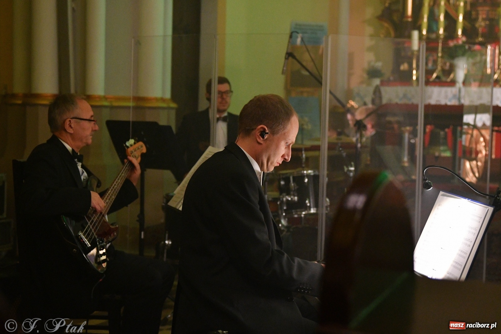 Zdjęcie w galerii na portalu naszraciborz.pl: Totus Tuus. Koncert papieski na Ostrogu [WIDEO] wiadomości z regionu