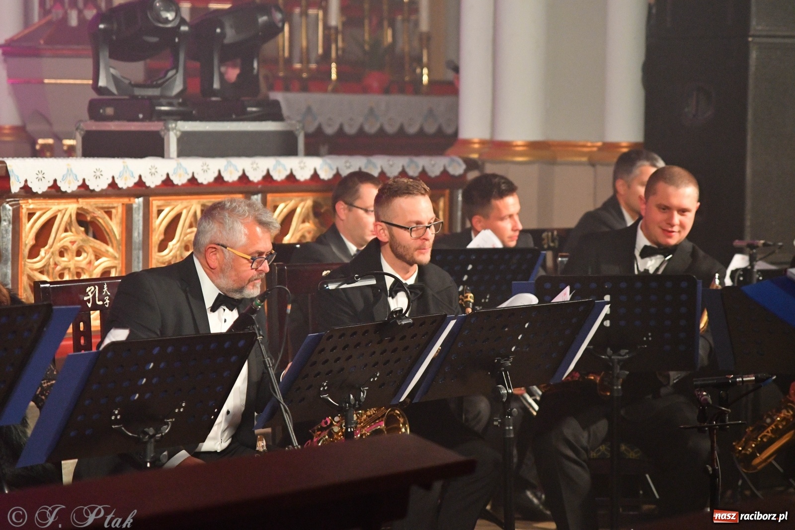 Zdjęcie w galerii na portalu naszraciborz.pl: Totus Tuus. Koncert papieski na Ostrogu [WIDEO] wiadomości z regionu