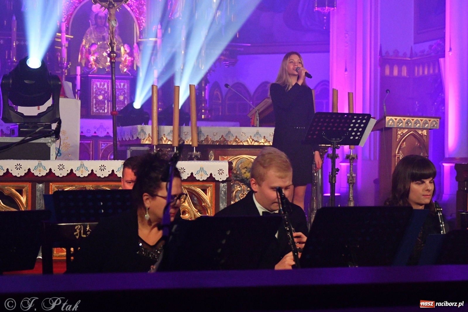 Zdjęcie w galerii na portalu naszraciborz.pl: Totus Tuus. Koncert papieski na Ostrogu [WIDEO] wiadomości z regionu