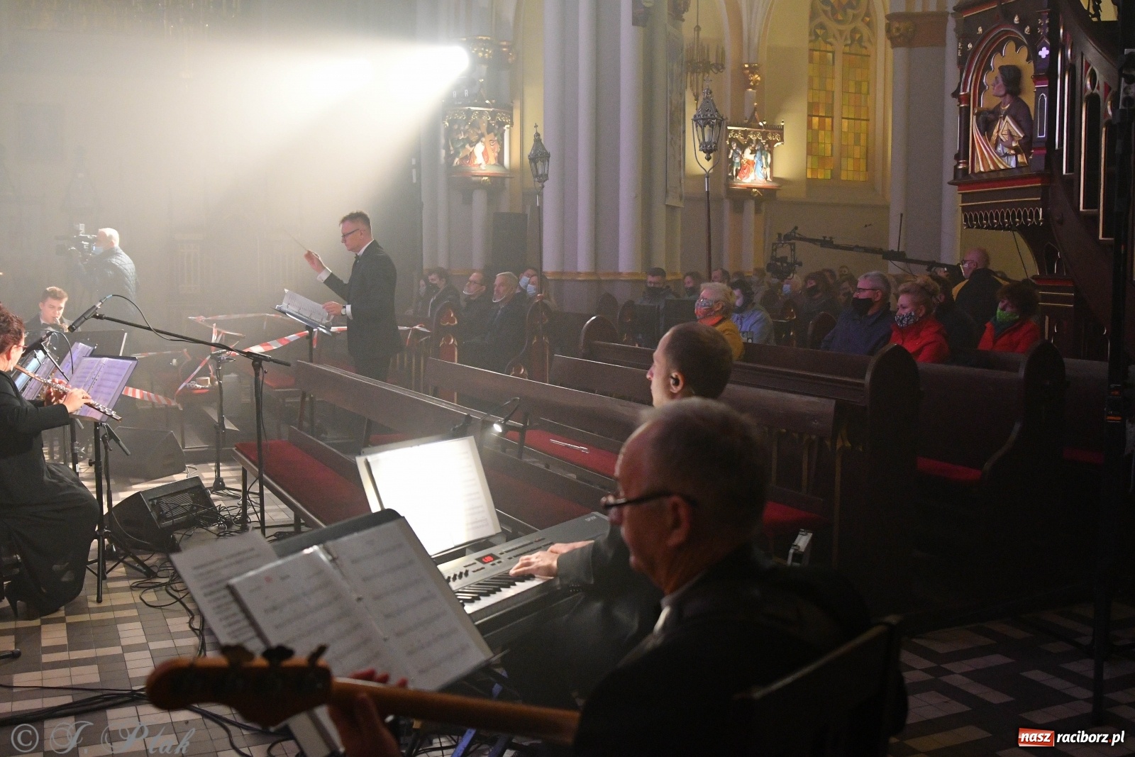 Zdjęcie w galerii na portalu naszraciborz.pl: Totus Tuus. Koncert papieski na Ostrogu [WIDEO] wiadomości z regionu