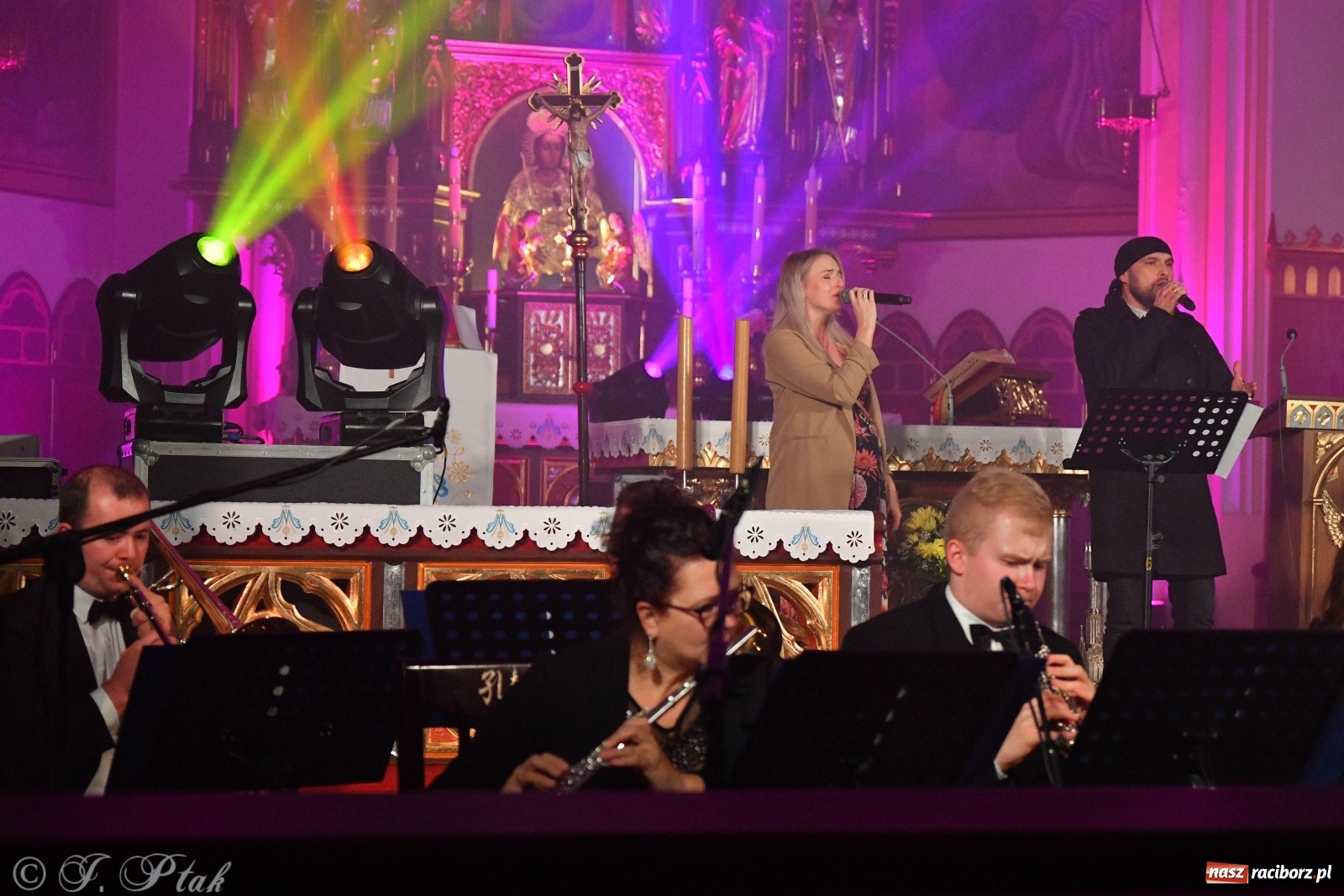 Zdjęcie w galerii na portalu naszraciborz.pl: Totus Tuus. Koncert papieski na Ostrogu [WIDEO] wiadomości z regionu