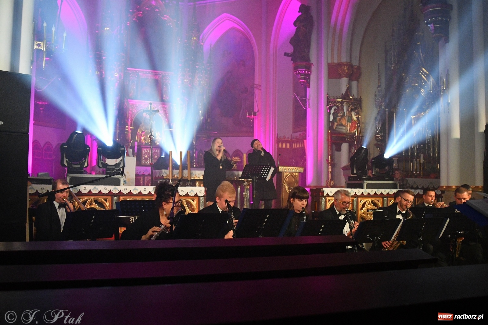 Zdjęcie w galerii na portalu naszraciborz.pl: Totus Tuus. Koncert papieski na Ostrogu [WIDEO] wiadomości z regionu