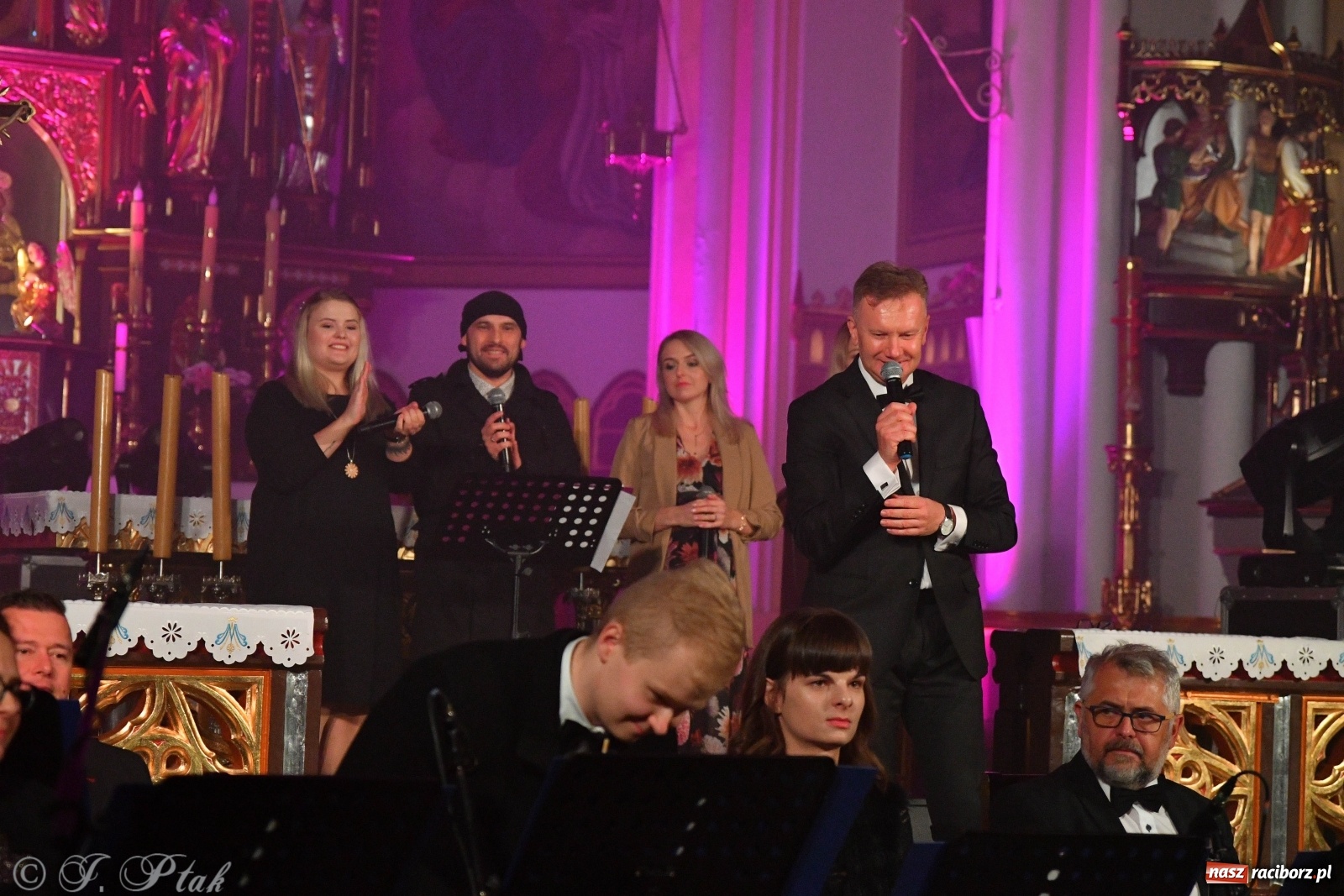 Zdjęcie w galerii na portalu naszraciborz.pl: Totus Tuus. Koncert papieski na Ostrogu [WIDEO] wiadomości z regionu