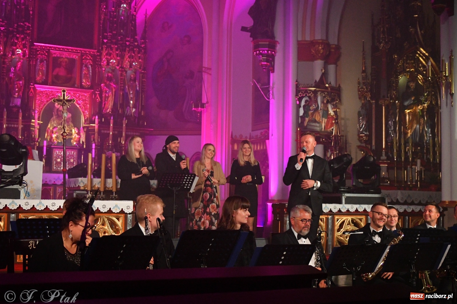 Zdjęcie w galerii na portalu naszraciborz.pl: Totus Tuus. Koncert papieski na Ostrogu [WIDEO] wiadomości z regionu