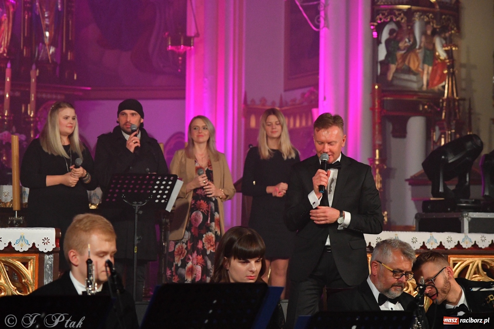 Zdjęcie w galerii na portalu naszraciborz.pl: Totus Tuus. Koncert papieski na Ostrogu [WIDEO] wiadomości z regionu