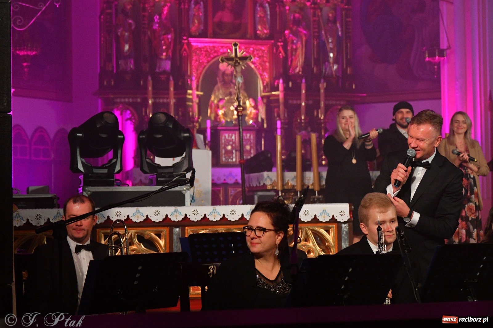 Zdjęcie w galerii na portalu naszraciborz.pl: Totus Tuus. Koncert papieski na Ostrogu [WIDEO] wiadomości z regionu