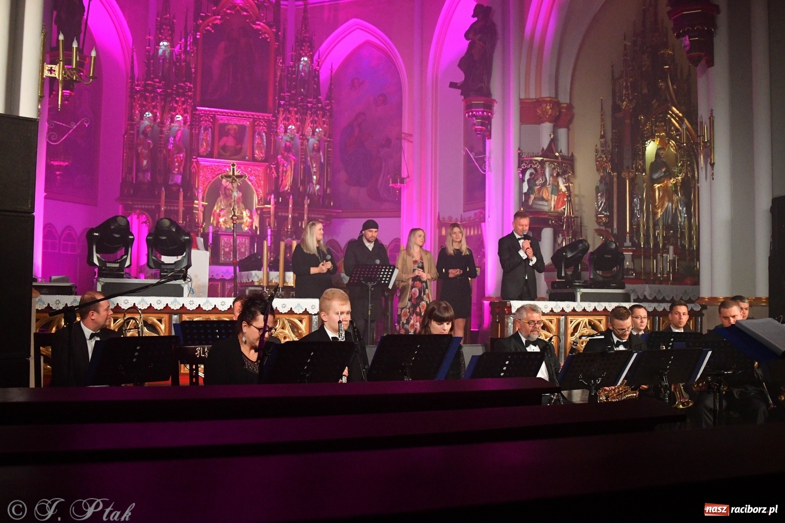 Zdjęcie w galerii na portalu naszraciborz.pl: Totus Tuus. Koncert papieski na Ostrogu [WIDEO] wiadomości z regionu