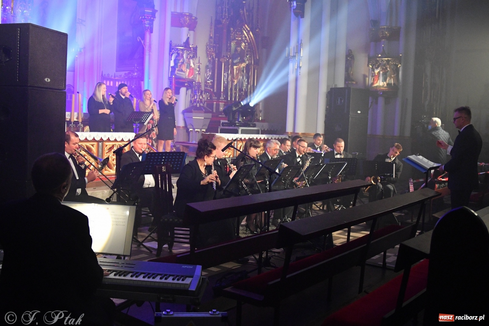 Zdjęcie w galerii na portalu naszraciborz.pl: Totus Tuus. Koncert papieski na Ostrogu [WIDEO] wiadomości z regionu