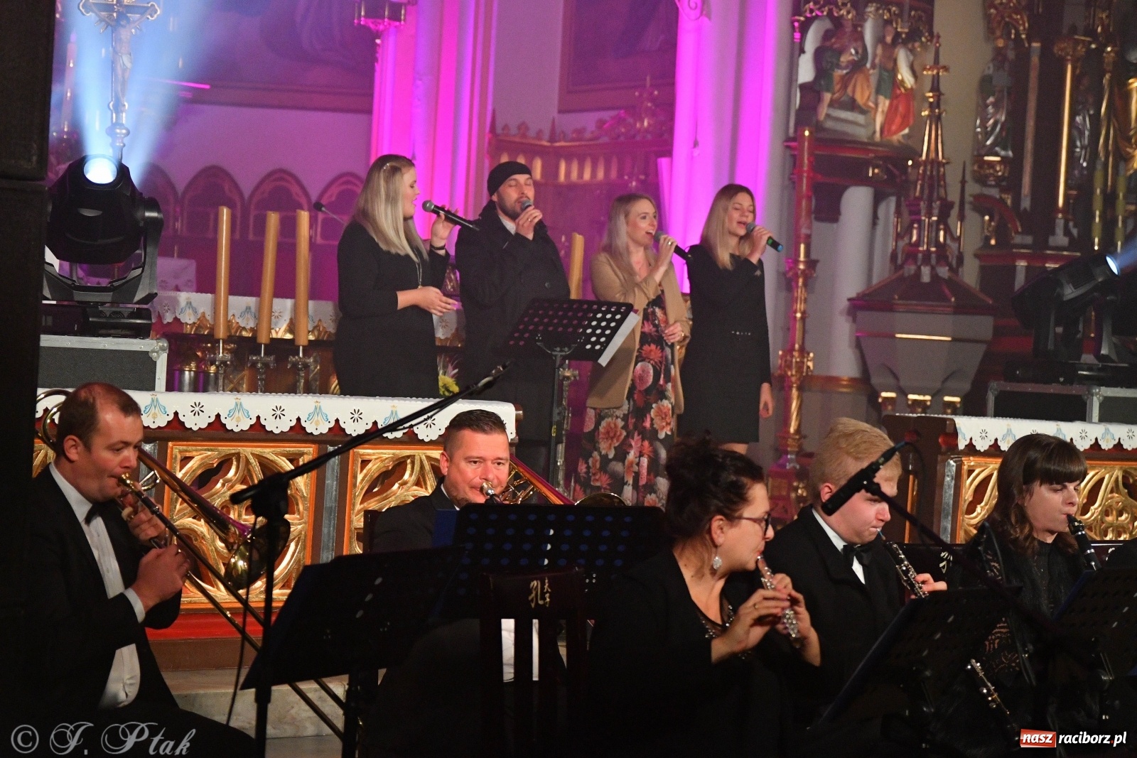 Zdjęcie w galerii na portalu naszraciborz.pl: Totus Tuus. Koncert papieski na Ostrogu [WIDEO] wiadomości z regionu