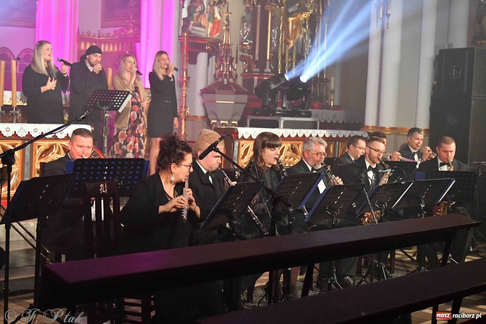 Zdjęcie w galerii na portalu naszraciborz.pl: Totus Tuus. Koncert papieski na Ostrogu [WIDEO] wiadomości z regionu