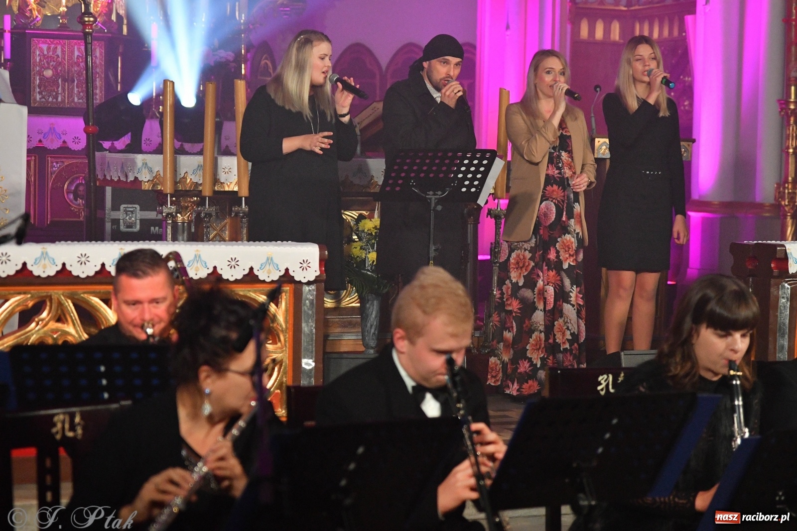 Zdjęcie w galerii na portalu naszraciborz.pl: Totus Tuus. Koncert papieski na Ostrogu [WIDEO] wiadomości z regionu