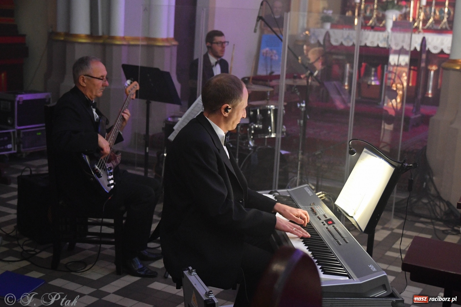 Zdjęcie w galerii na portalu naszraciborz.pl: Totus Tuus. Koncert papieski na Ostrogu [WIDEO] wiadomości z regionu