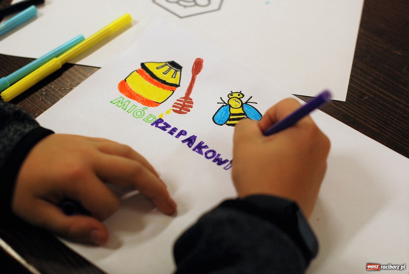 Zdjęcie w galerii na portalu naszraciborz.pl: Mała pszczoła, wielki problem. Warsztaty projektowania w Zawadzie Książęcej wiadomości z regionu