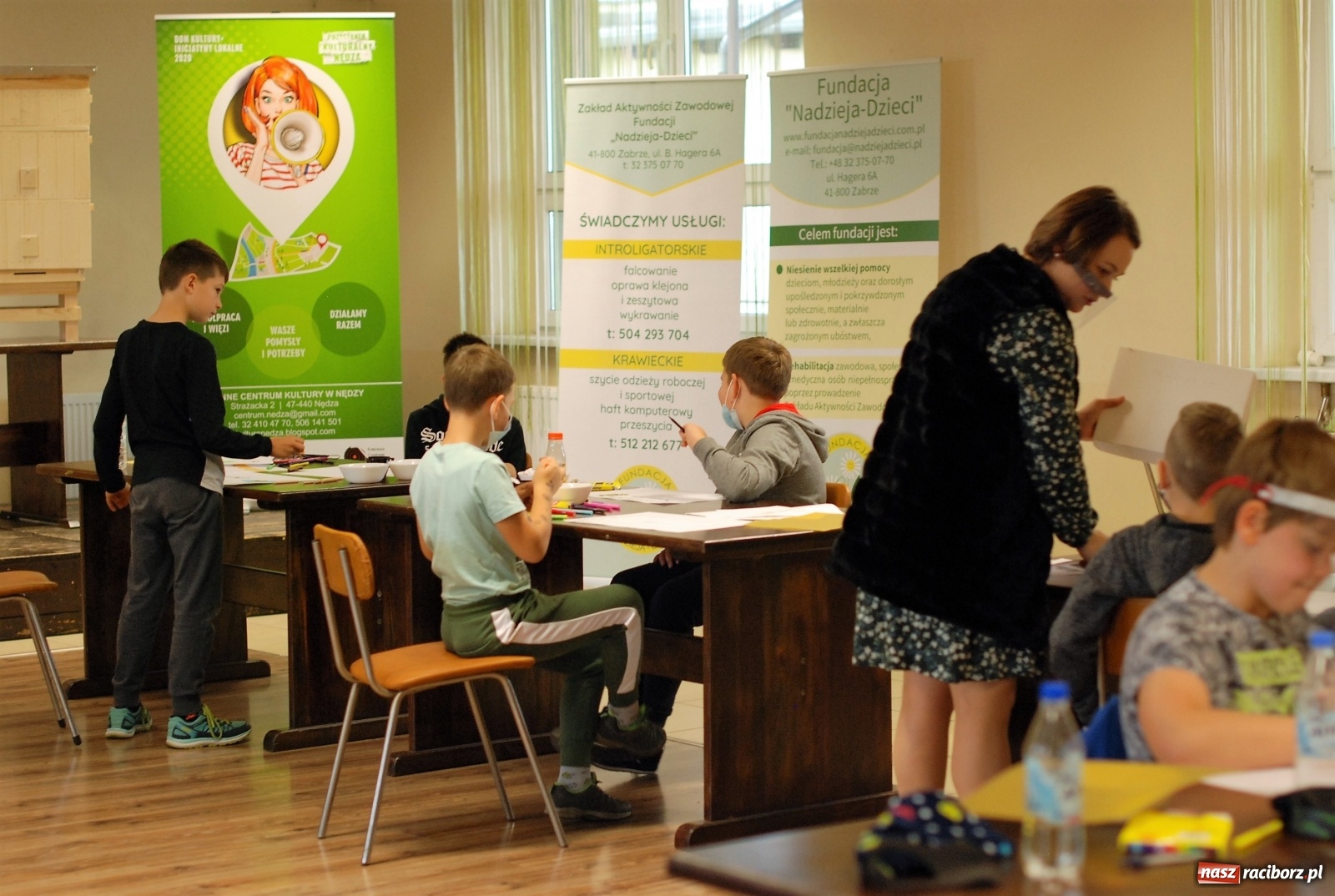 Zdjęcie w galerii na portalu naszraciborz.pl: Mała pszczoła, wielki problem. Warsztaty projektowania w Zawadzie Książęcej wiadomości z regionu