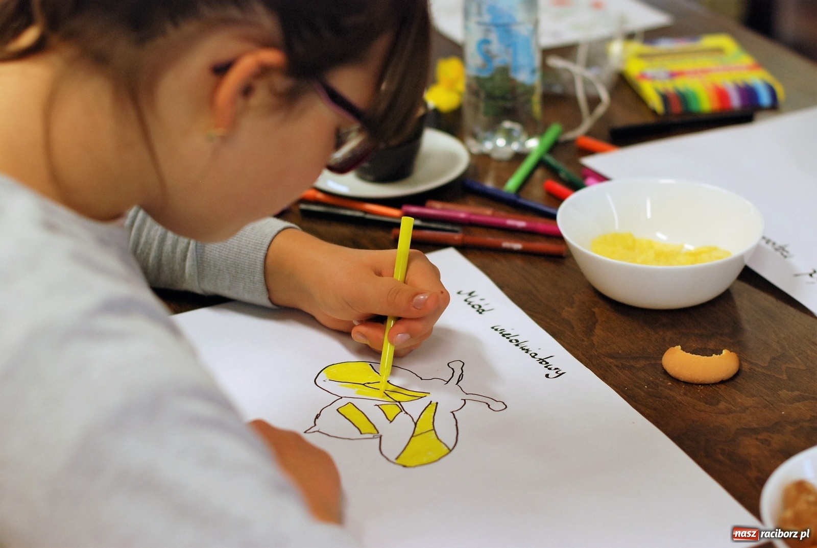 Zdjęcie w galerii na portalu naszraciborz.pl: Mała pszczoła, wielki problem. Warsztaty projektowania w Zawadzie Książęcej wiadomości z regionu