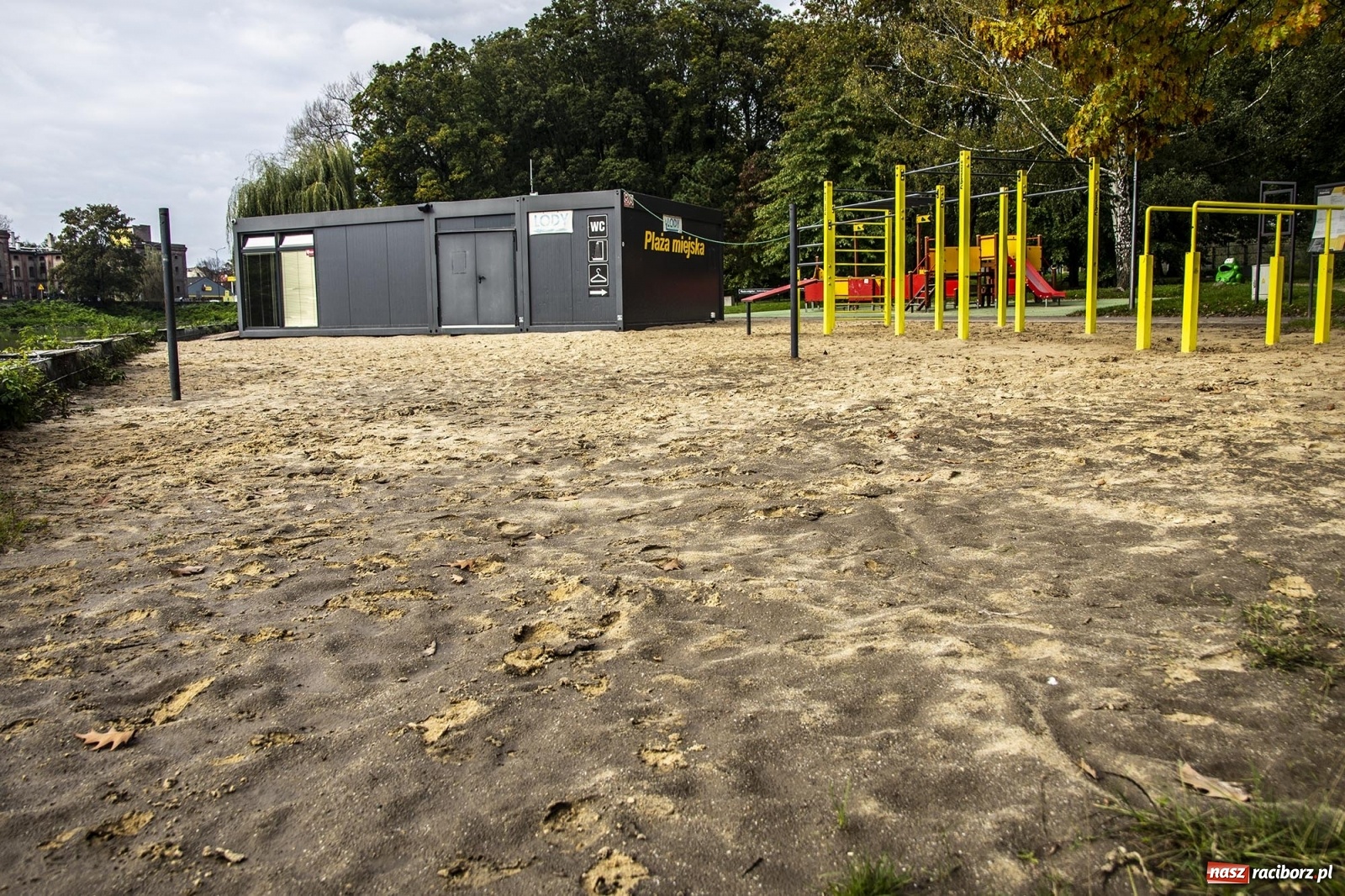 Zdjęcie w galerii na portalu naszraciborz.pl: Wojewoda odwołał pogotowie przeciwpowodziowe. Bulwary w opłakanym stanie wiadomości z regionu