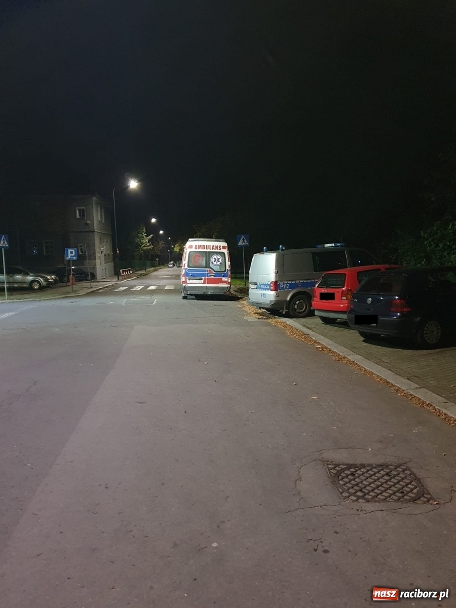 Zdjęcie w galerii na portalu naszraciborz.pl: Nocna akcja służb w starym szpitalu przy Bema wiadomości z regionu