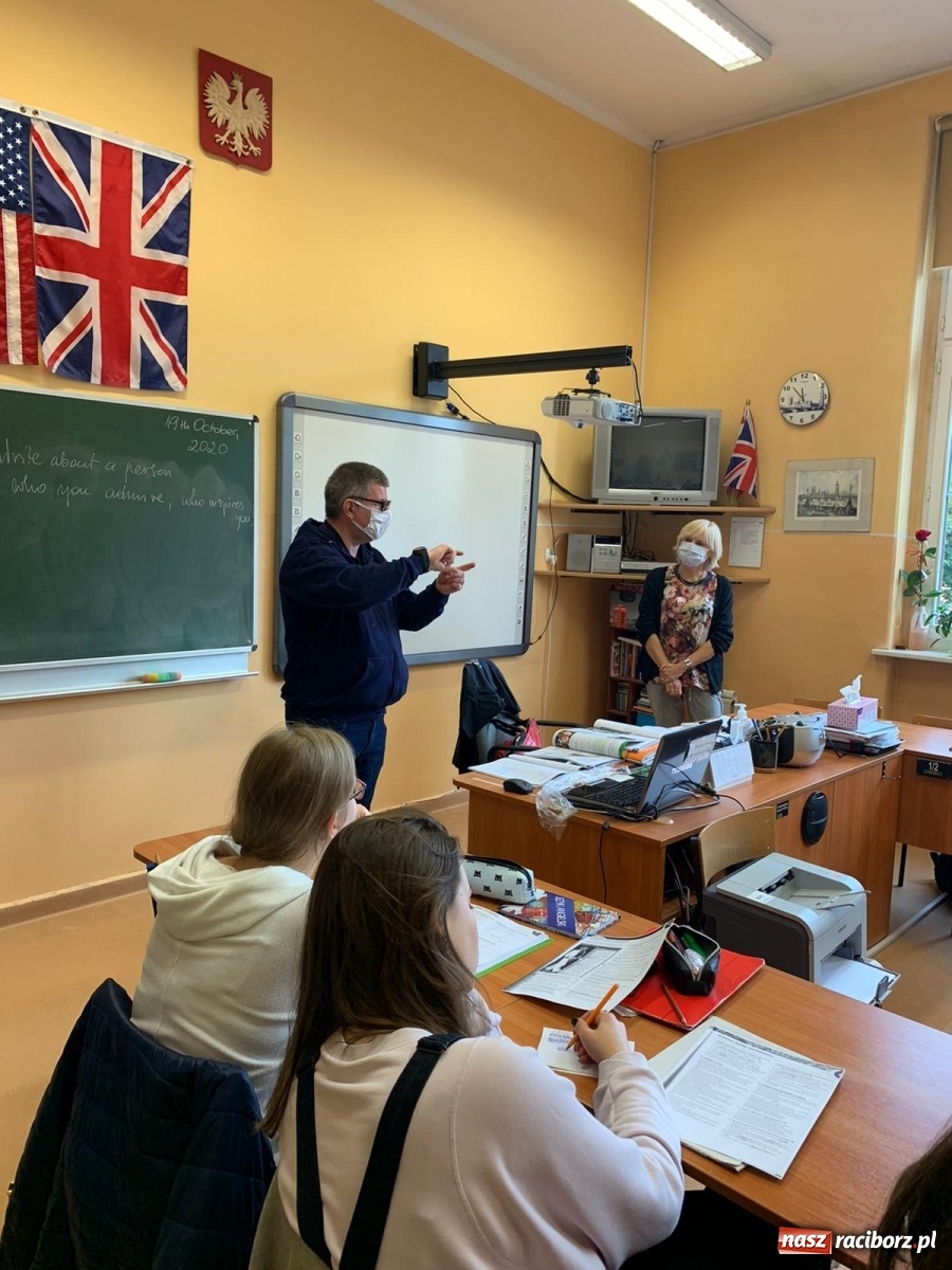 Zdjęcie w galerii na portalu naszraciborz.pl: Francuzi z pilotażową wizytą w Kasprowiczu wiadomości z regionu