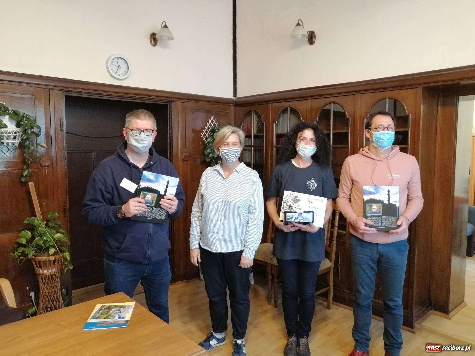 Zdjęcie w galerii na portalu naszraciborz.pl: Francuzi z pilotażową wizytą w Kasprowiczu wiadomości z regionu