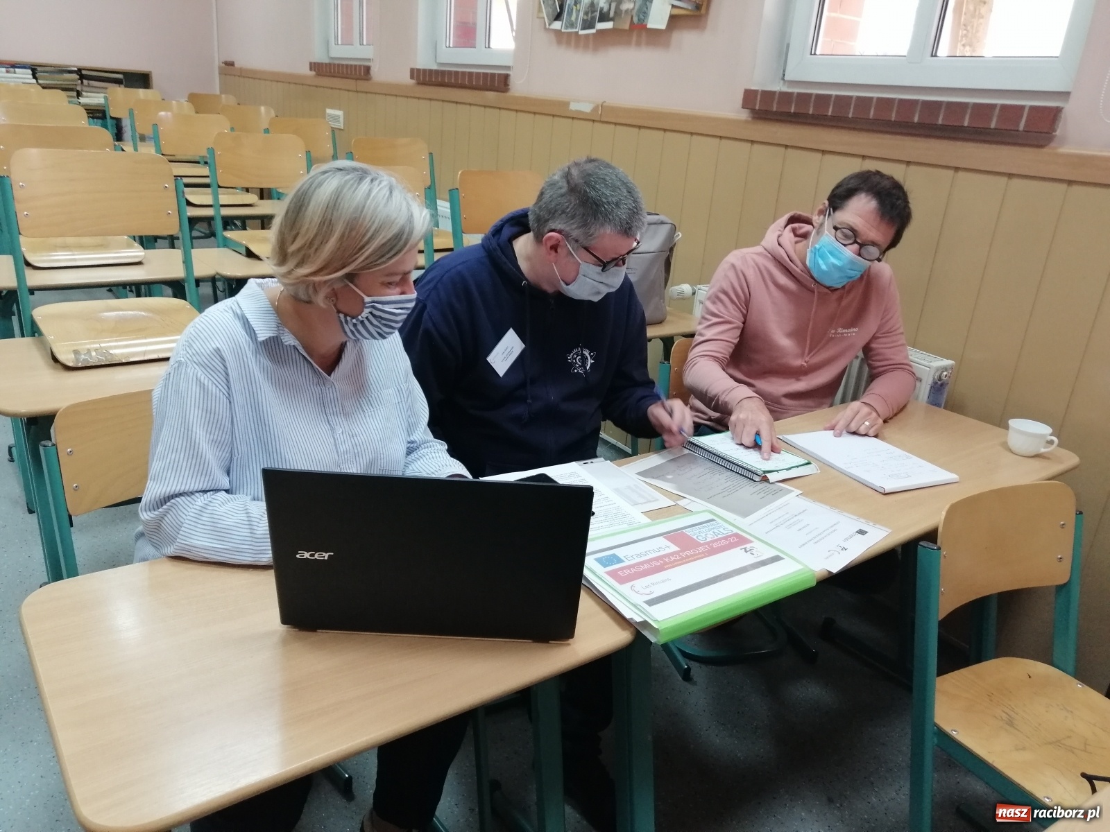 Zdjęcie w galerii na portalu naszraciborz.pl: Francuzi z pilotażową wizytą w Kasprowiczu wiadomości z regionu