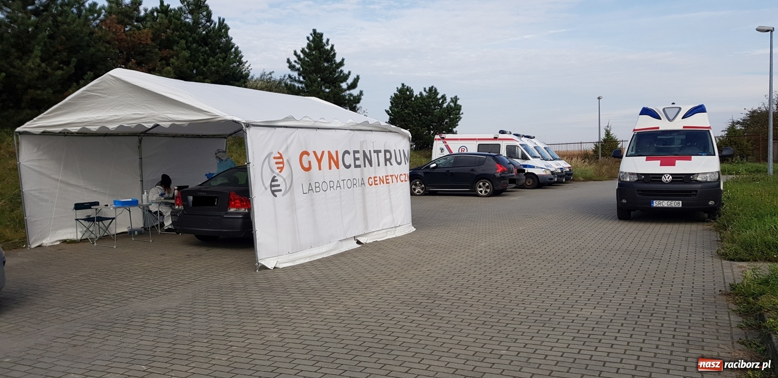 Zdjęcie w galerii na portalu naszraciborz.pl: Rzecznik MZ: wydłużamy godziny pracy punktów drive thru; chcemy rozładować kolejki  wiadomości z regionu