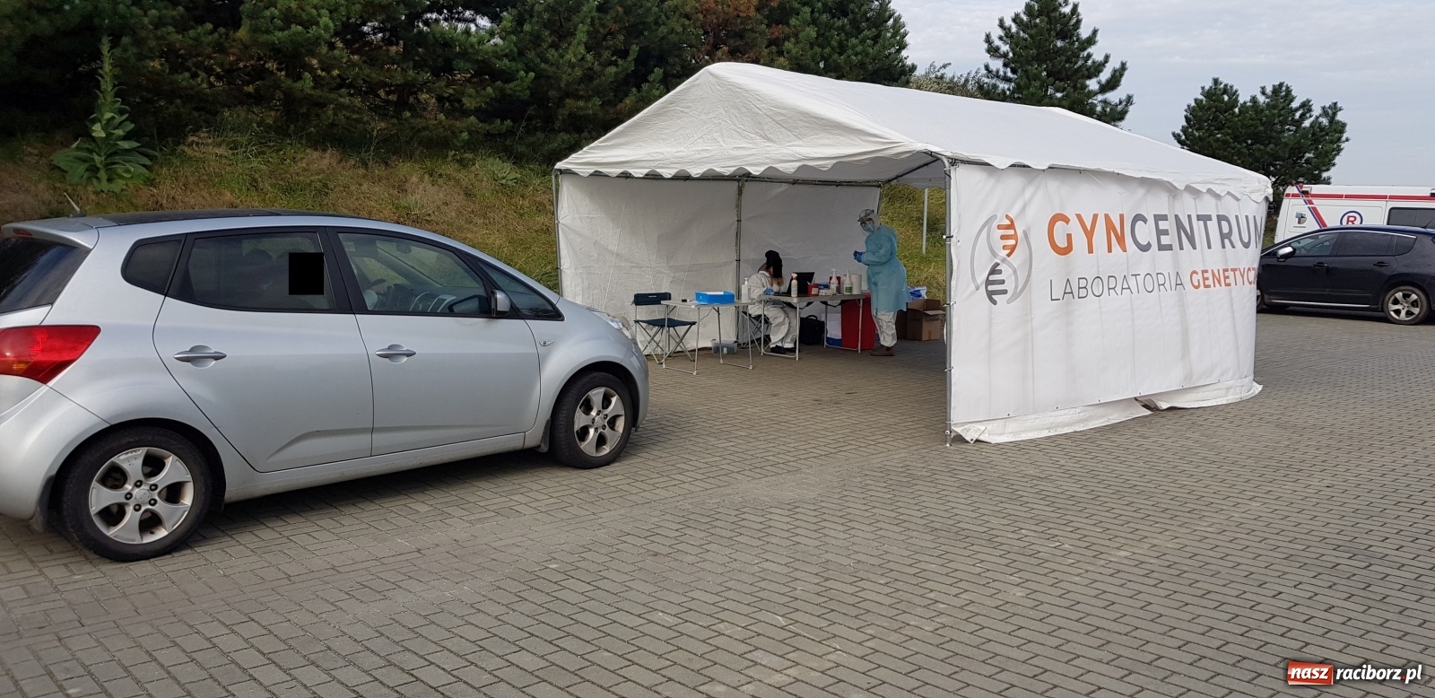 Zdjęcie w galerii na portalu naszraciborz.pl: Rzecznik MZ: wydłużamy godziny pracy punktów drive thru; chcemy rozładować kolejki  wiadomości z regionu