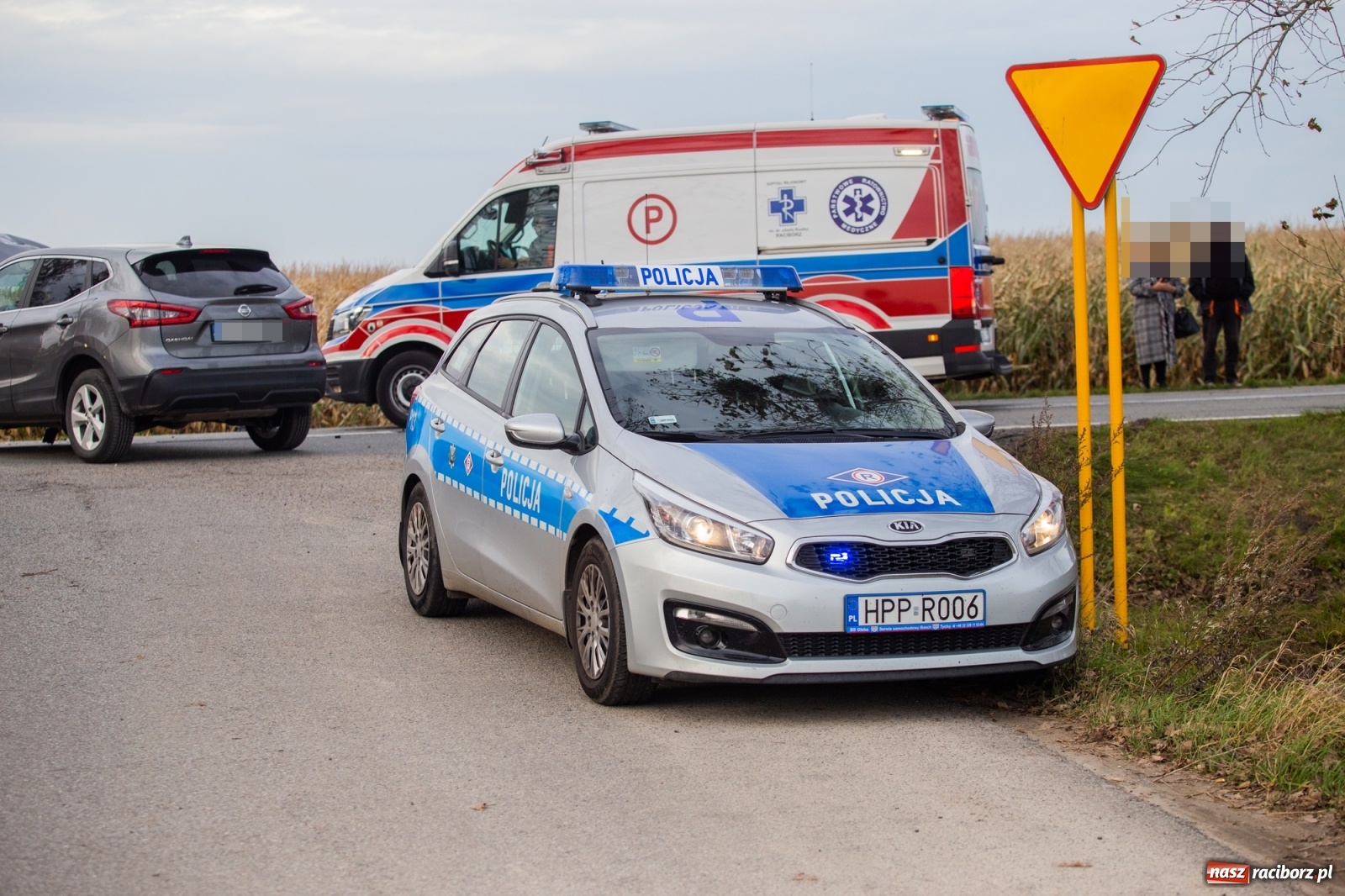 Zdjęcie w galerii na portalu naszraciborz.pl: Wypadek w Żerdzinach. Motocykl zderzył się z osobówką [FOTO] wiadomości z regionu