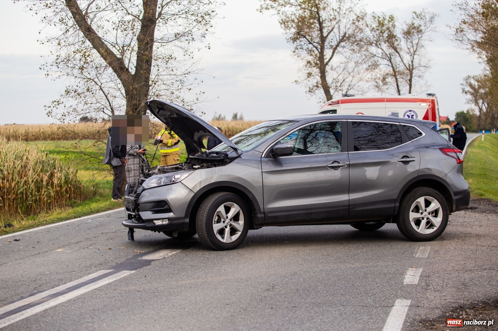Zdjęcie w galerii na portalu naszraciborz.pl: Wypadek w Żerdzinach. Motocykl zderzył się z osobówką [FOTO] wiadomości z regionu