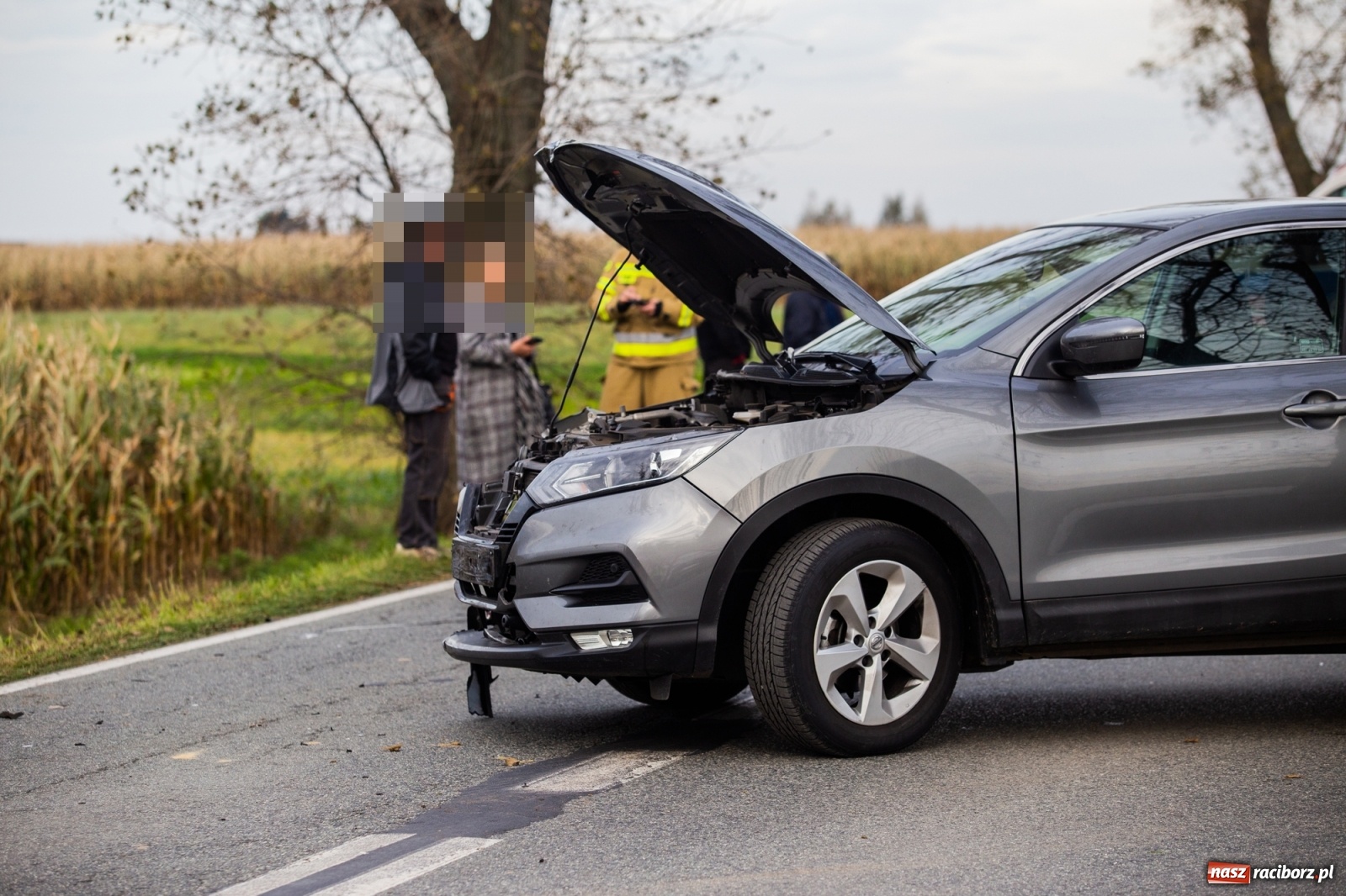 Zdjęcie w galerii na portalu naszraciborz.pl: Wypadek w Żerdzinach. Motocykl zderzył się z osobówką [FOTO] wiadomości z regionu